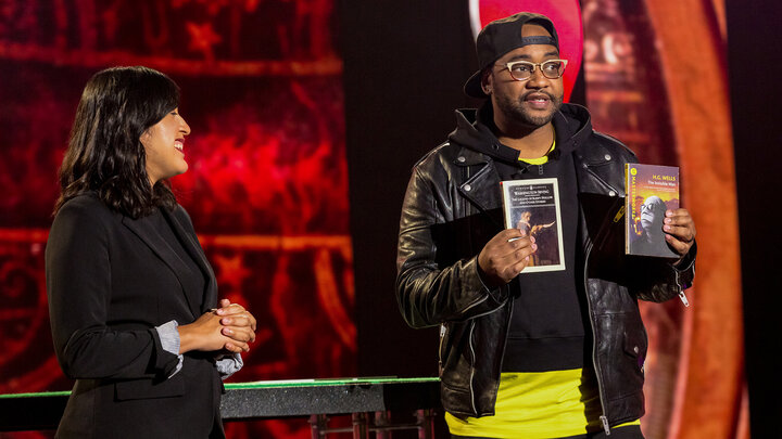 Cool Cards, Coins and Close-Ups