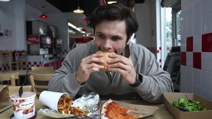 Trying the Rock's and Mr. Olympia Champions' Biggest Cheat Meals