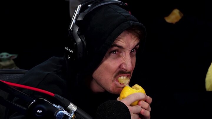 Guided Missile Hide-and-Seek in Fortnite / I Used 12 Mythic Weapons