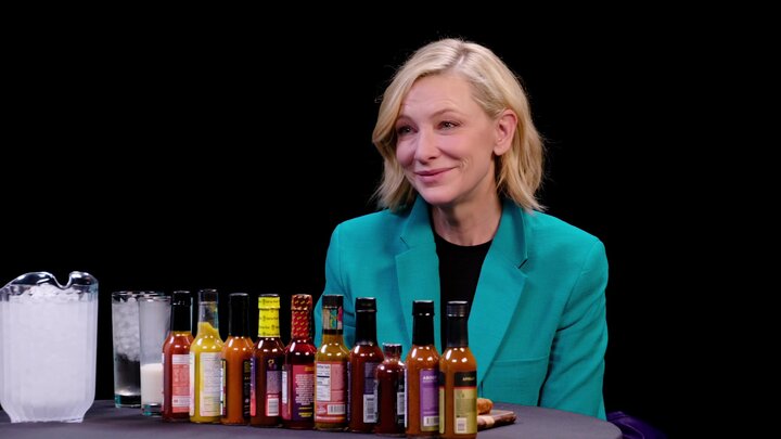 Cate Blanchett Pretends No One's Watching While Eating Spicy Wings