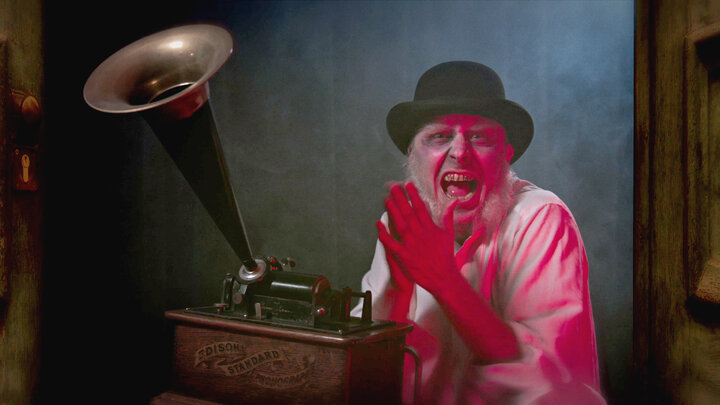 A Very Spooky Haunted Acution