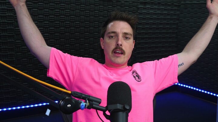 Among Us But I Protect James Charles / Among Us But It’s Pay to Win