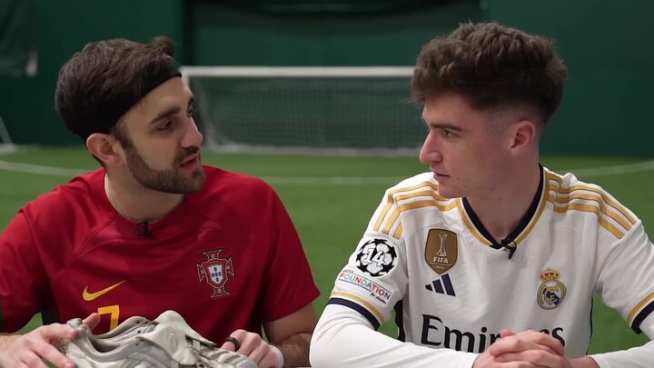 I Tested Banned Football Products / FIFA Streamers Choose My Team