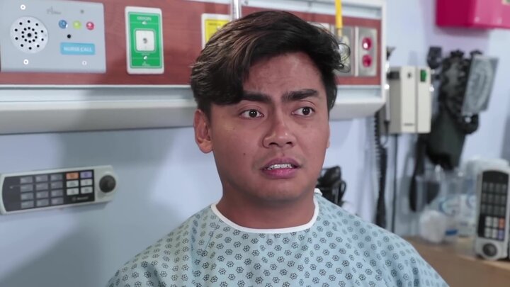 Things You Shouldnt Do at the Hospital / Battling a Pancake Art Robot