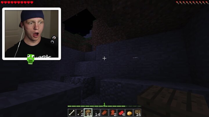 Chasing ASWD in Minecraft / Surviving on a House with ASWD