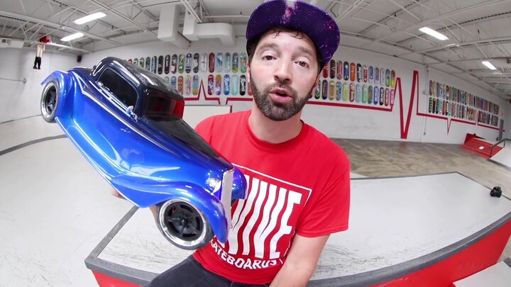 Drifting a Hot Rod / RC Ninja Turtle in the Skatepark