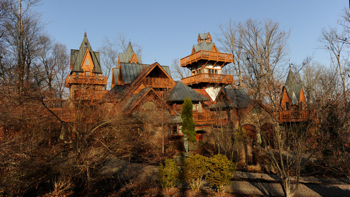 Landoll's Mohican Castle