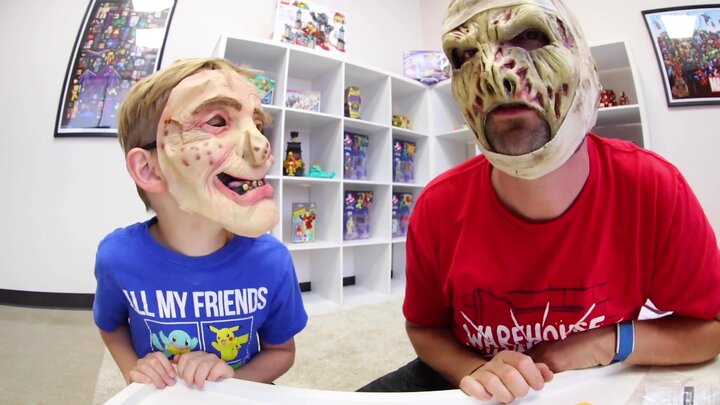 Father and Son Halloween Costumes / Haunted Bedroom Adventure