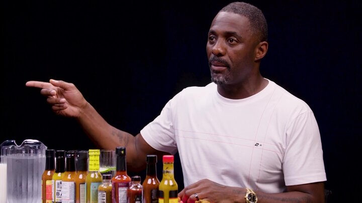 Idris Elba Wants to Fight While Eating Spicy Wings