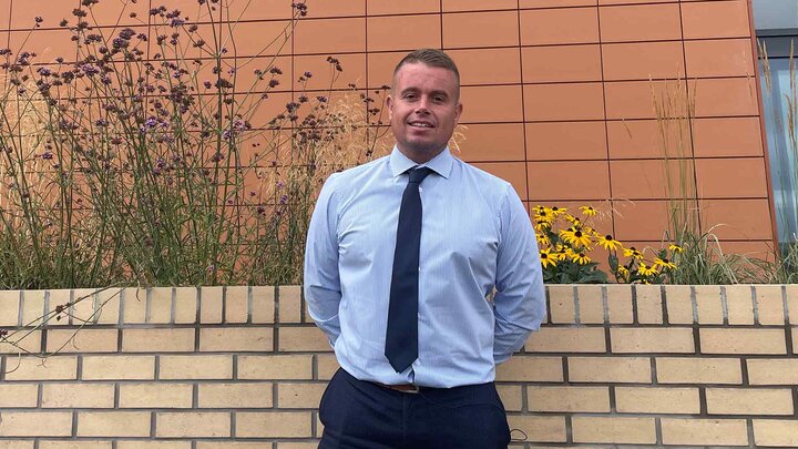 7 Steps To Heroin, Gone Smishin', Cotswolds Conwoman