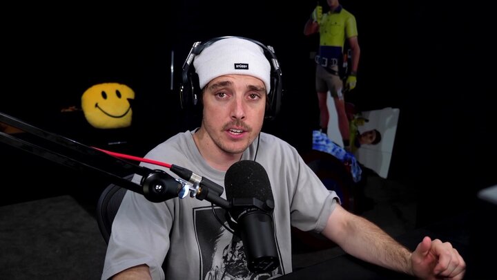 I Spent $10,000 on Fiverr / My First Apex Legends Win