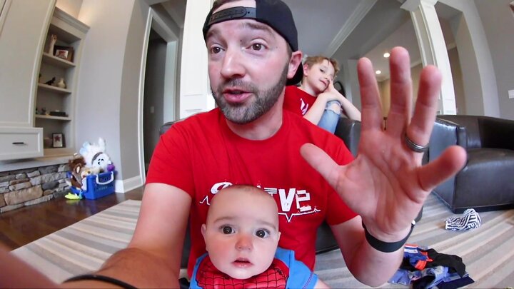 Weakest Skateboard Ever / Baby Picks My Skateboard
