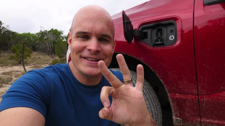 A Phone with Motorized Exhaust Ports / The World's Most Powerful Electric Truck