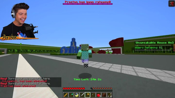 Secret Underground Base Battle! / I Hacked Unspeakable's Minecraft Account
