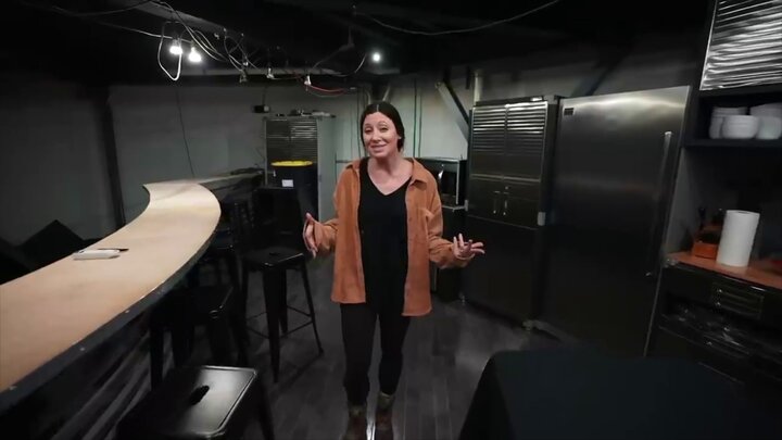 Luxury Doomsday Bunker / Living on a Houseboat in Seattle