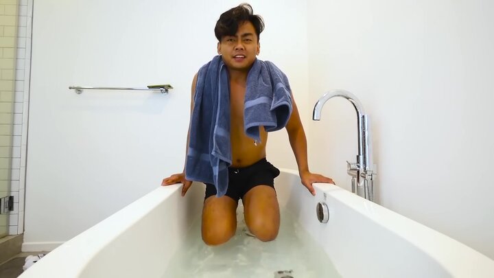 Doritos Bath Challenge / Extreme Ice Bath Challenge