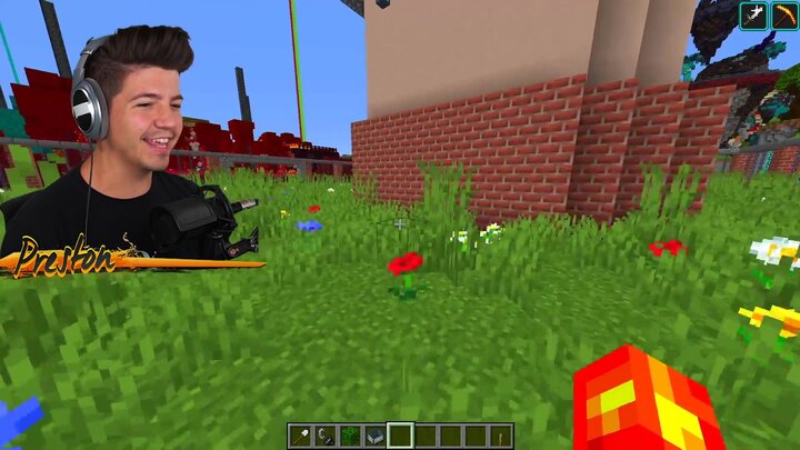So I Gave 100 Players Creative Mode to Build Secret Houses / Preston vs. Unspeakable Secret House Battle!